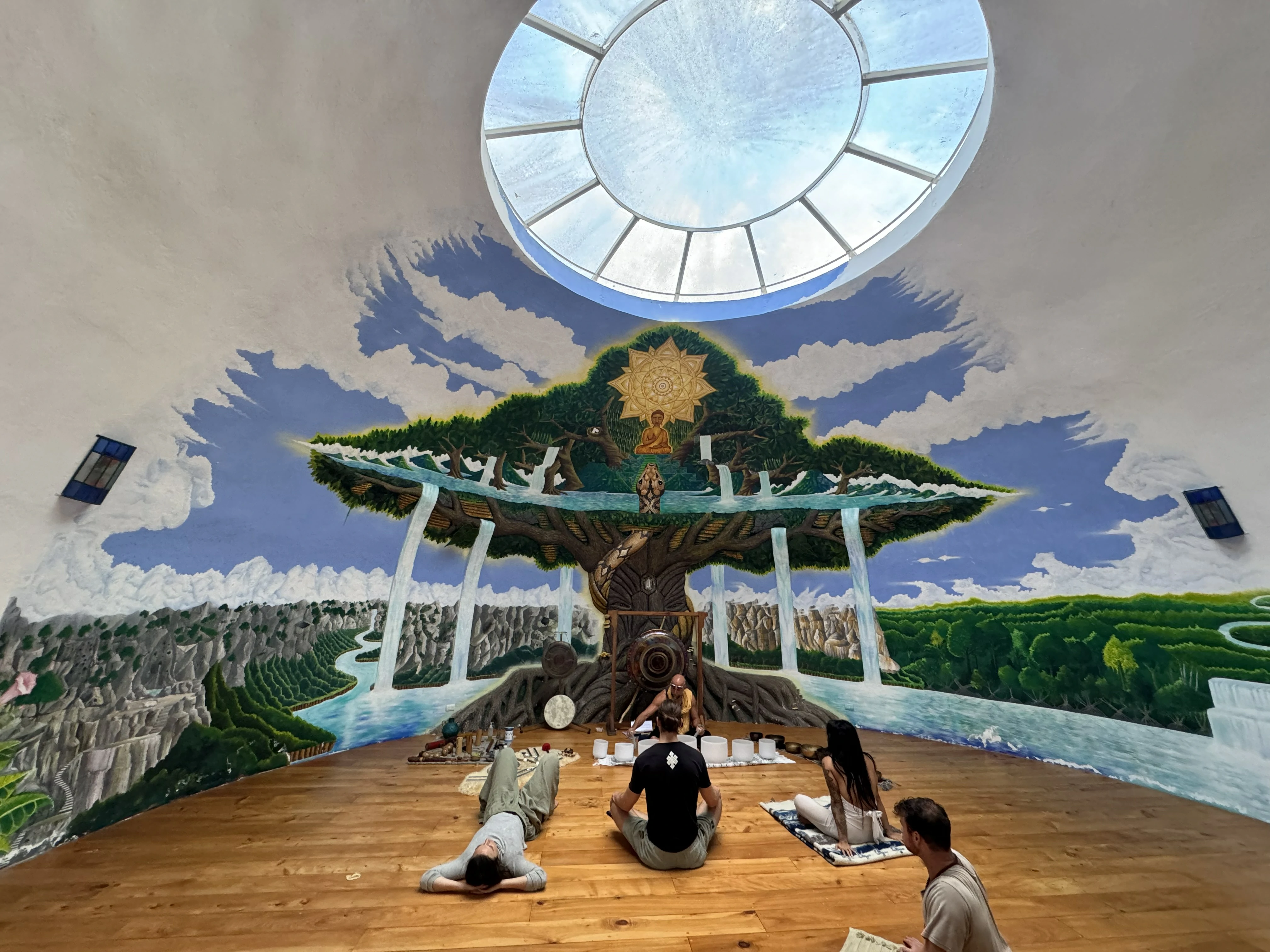 Sound ceremony in the dome